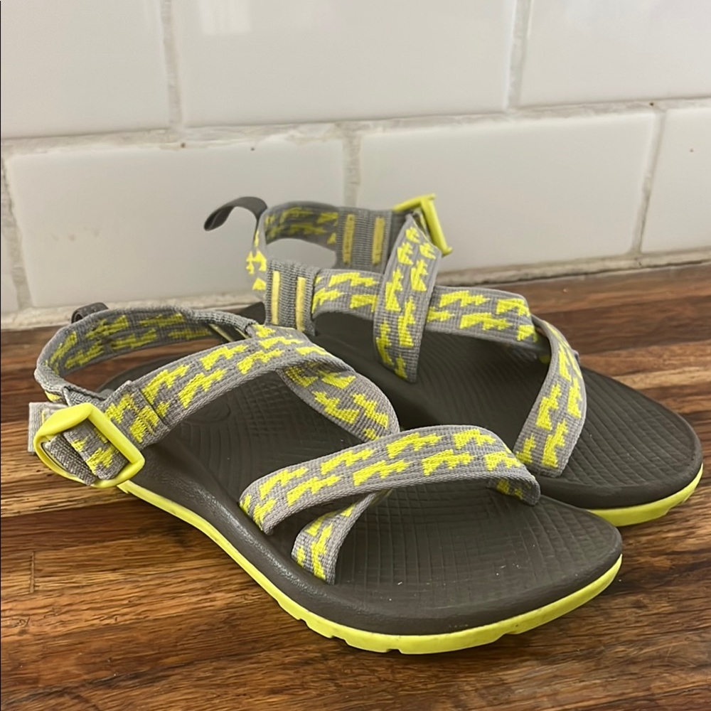 Kids Chaco ZI EcoTread Bolt Neon Strappy Open Toe Sandals Youth 13 Like New
